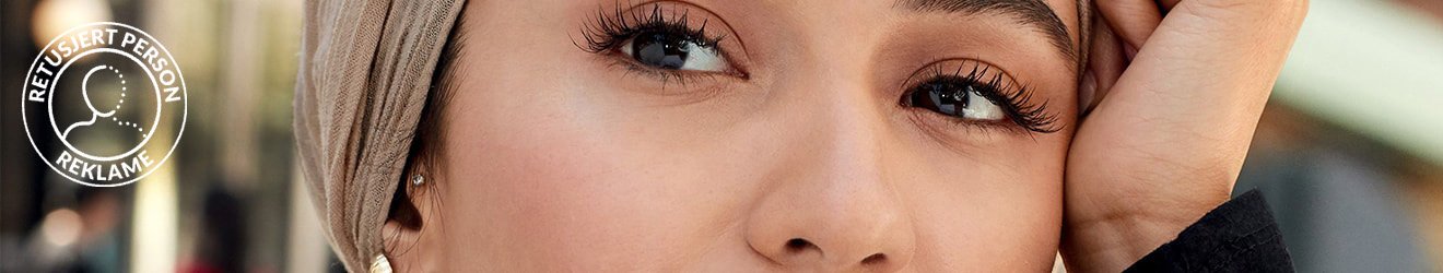 Maybelline Powder products illustrative banner image - Close up of a woman's face