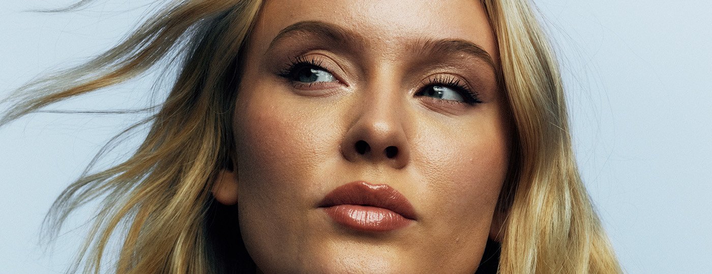 MAY 240319 MAYBELLINE ZARA LARSSON S01 164 1400x540px NO