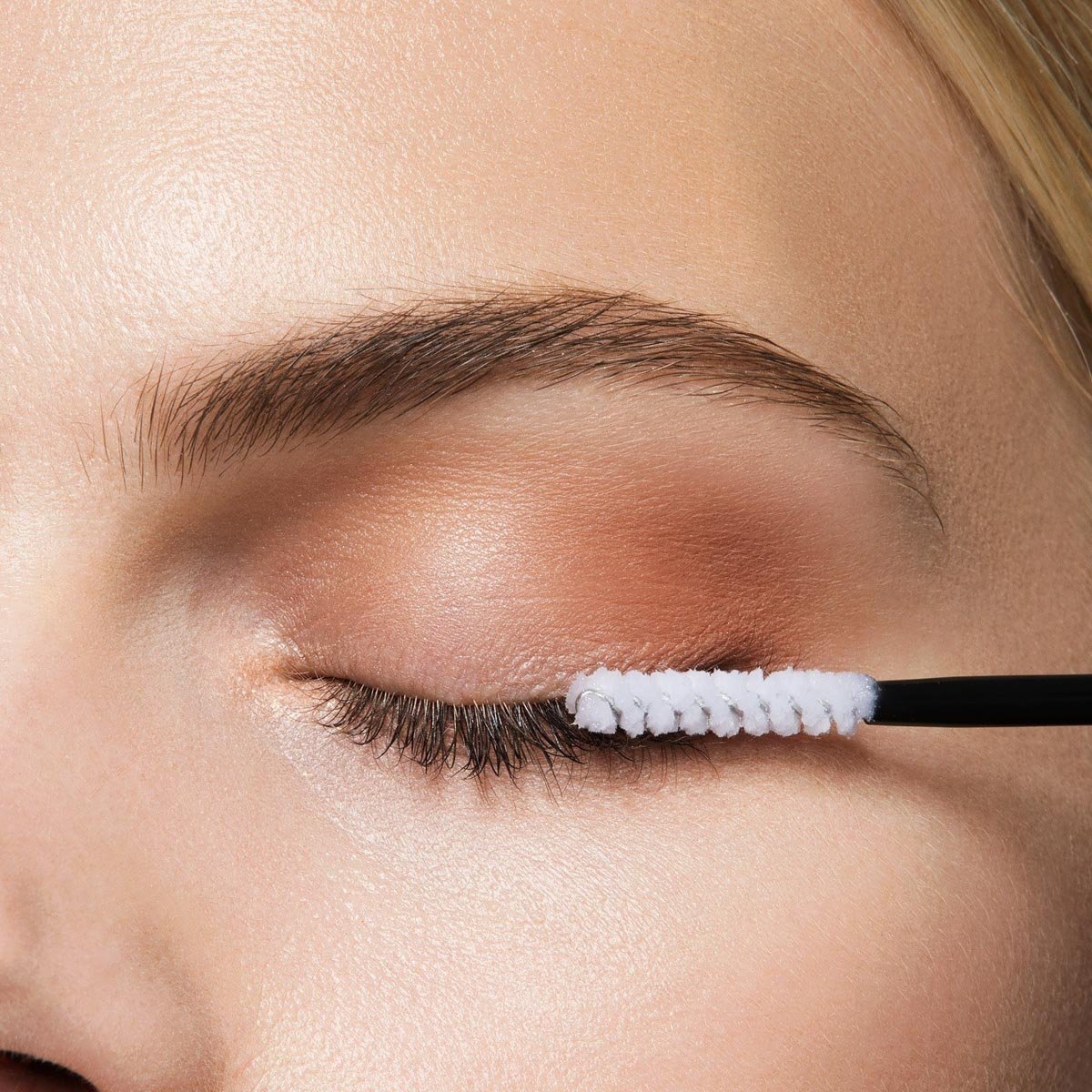 Maybelline Lash Boosting Sensational Serum STEG 3