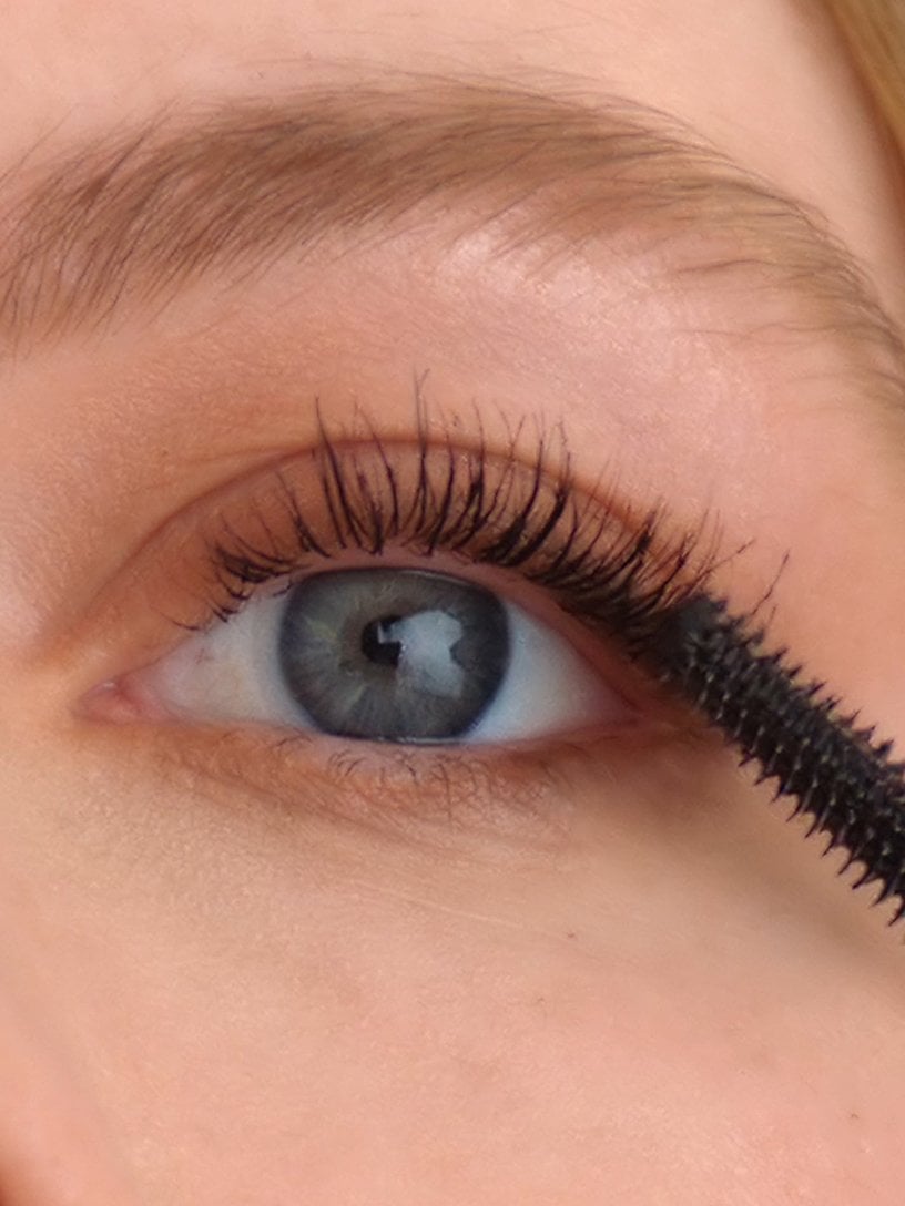 MNY DECODED 05 Falsies Surrealistisk SUNA VO bilde 2 816x1088